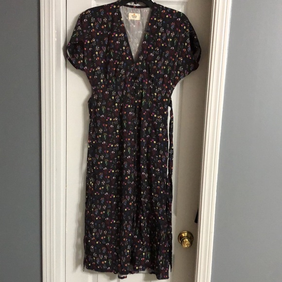 Marine Layer Isabella Button Front V-Neck Retro Midi Dress in Black Floral Print - Picture 7 of 16